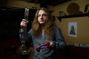 Your Roadmap to Opening a Smoke Shop with Glass Bong Wholesale