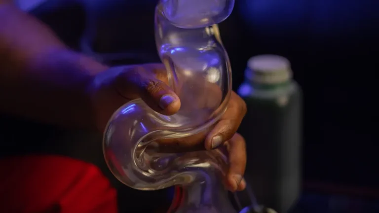 The ultimate guide to choosing the right bong for your lifestyle