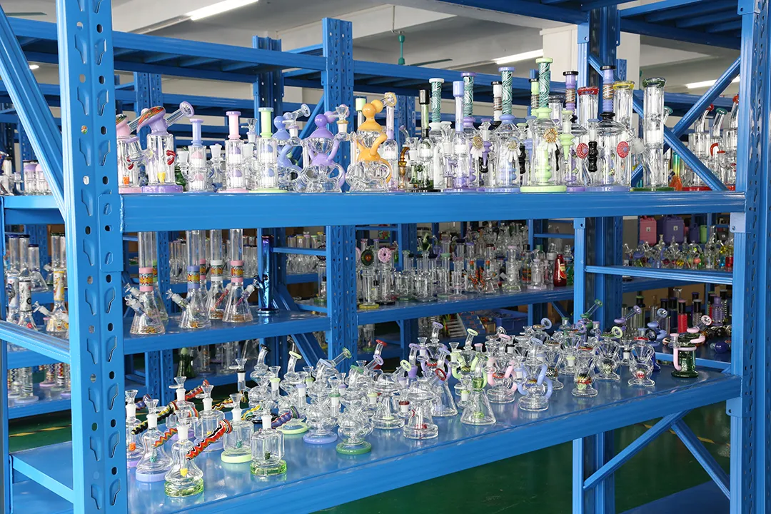 Best-selling wholesale glass bongs and smoking accessories for smoke shops.