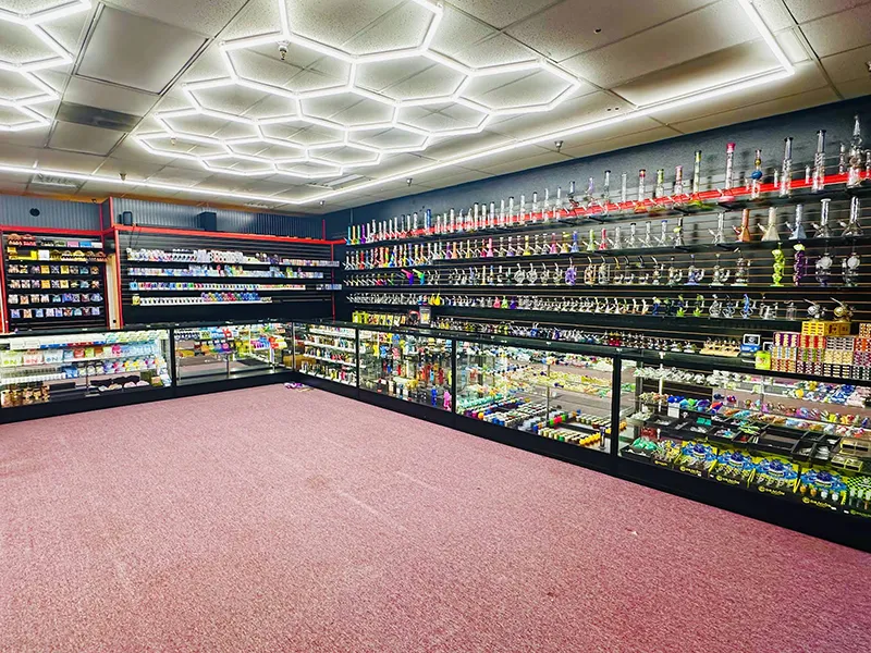 Eye-catching smoke-shop display example by cloudy smoke shop